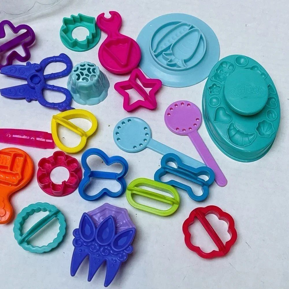Play Doh Dough Accessories in PlayDoh Container with‎ Lid 24 pieces Kids Toy